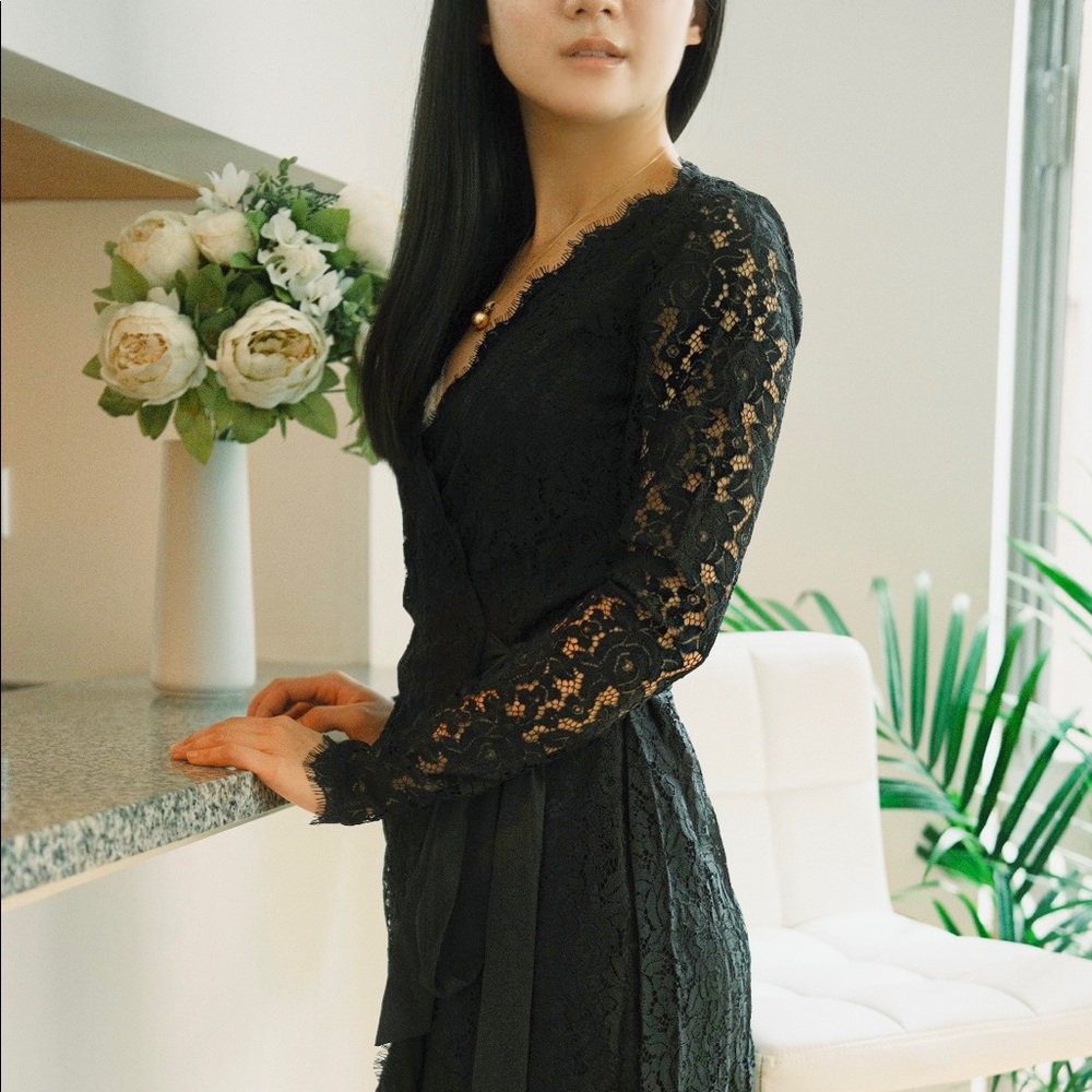 DVF Black Lace Wrap Dress NWT (Sz 0)